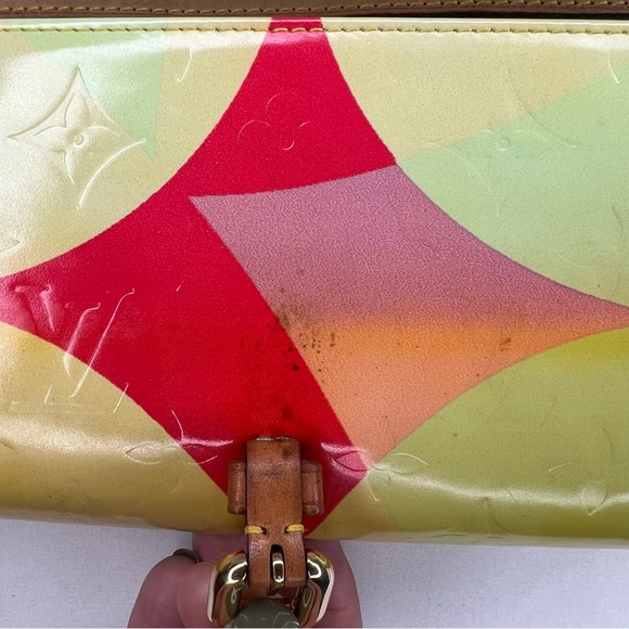 Louis Vuitton Limited Pochette Yellow Vernis Crossbody bag - Picture 5 of 17